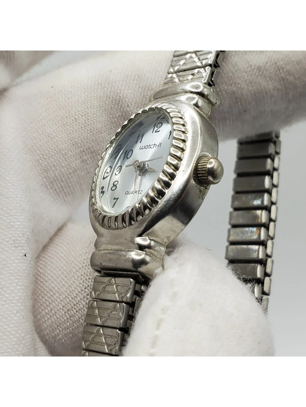 Watch-it Watch Women Blue Oval Dial Silver Tone Expandable Band New Battery